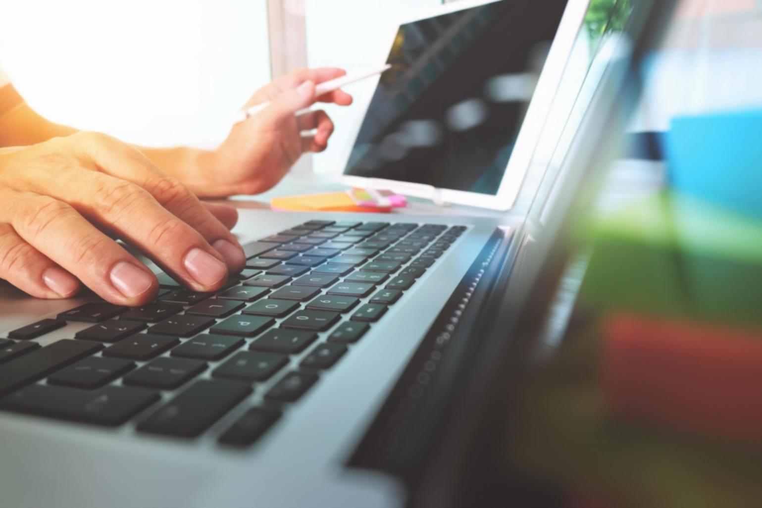 Ejemplo de optimización exitosa de aplicación móvil con mejoras de rendimiento